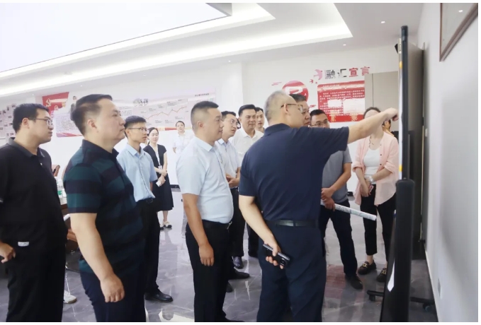自貢市領(lǐng)導(dǎo)蒞臨融匯公司調(diào)研：共筑建筑產(chǎn)業(yè)總部經(jīng)濟(jì)區(qū)新篇章！